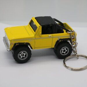 Matchbox yellow Bronco 1972 4x4 Custom keychain 1:57 scale